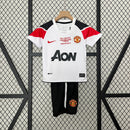 MANCHESTER UNITED II 10/11 CONJUNTO INFANTIL (RETRO)